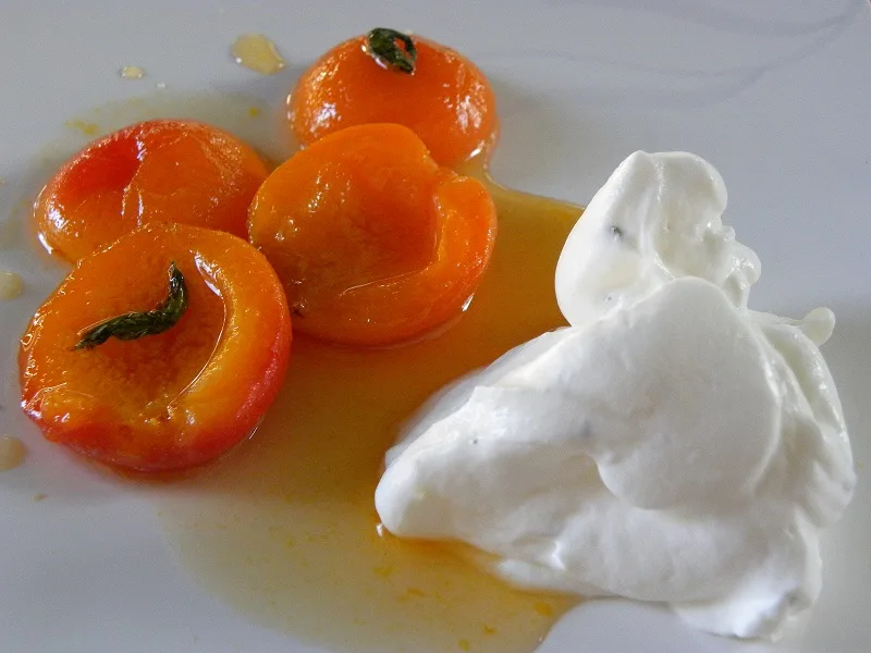 Caramelized apricots with yiaourtoglyko image