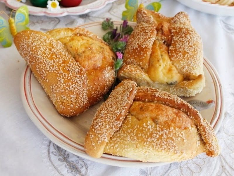 Mini Flaounes (Cypriot cheese pies)