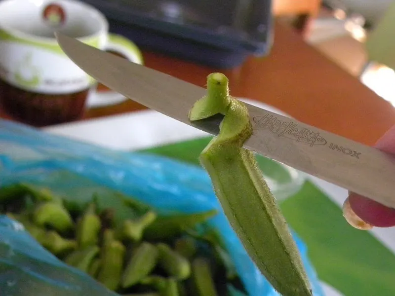 How to Clean Okra image