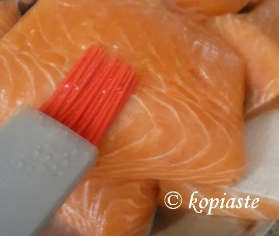 Glykoxinos Solomos (Sweet and Sour Salmon en papillote)