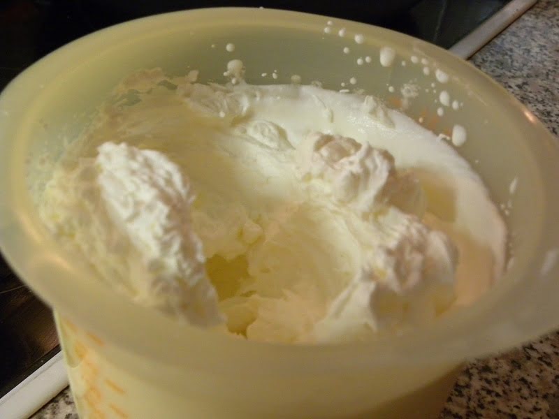 Whipped cream Chantilly image