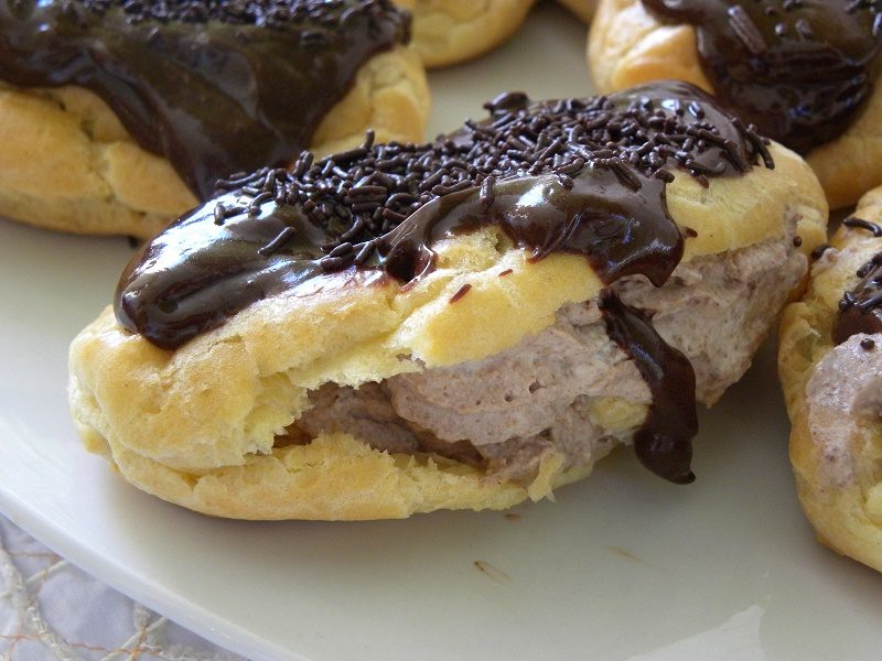 eclairs with pastry cream