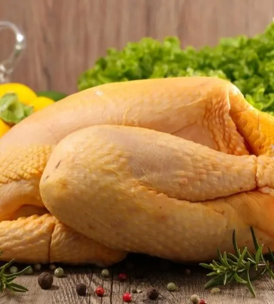 How to clean a whole chicken and then disinfect the utensils and surfaces