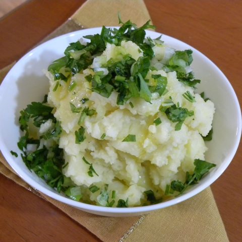 Fluffy and creamy mashed potatoes image