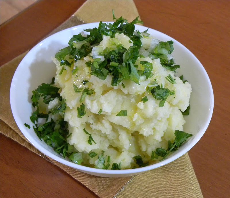 Fluffy and creamy mashed potatoes image