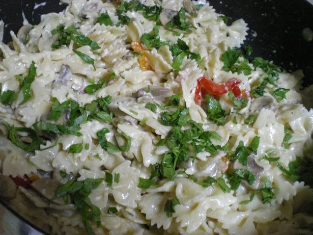 Carbonara with parsley image