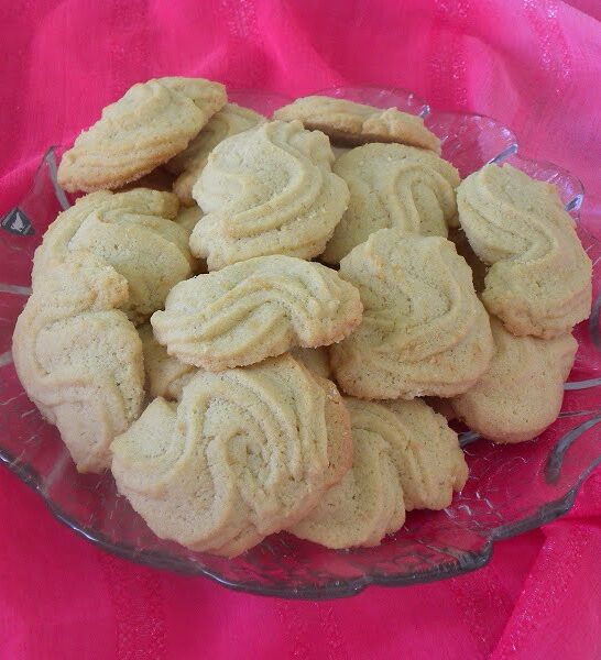 Koulourakia Sigma (Cypriot Blossom Water Cookies)