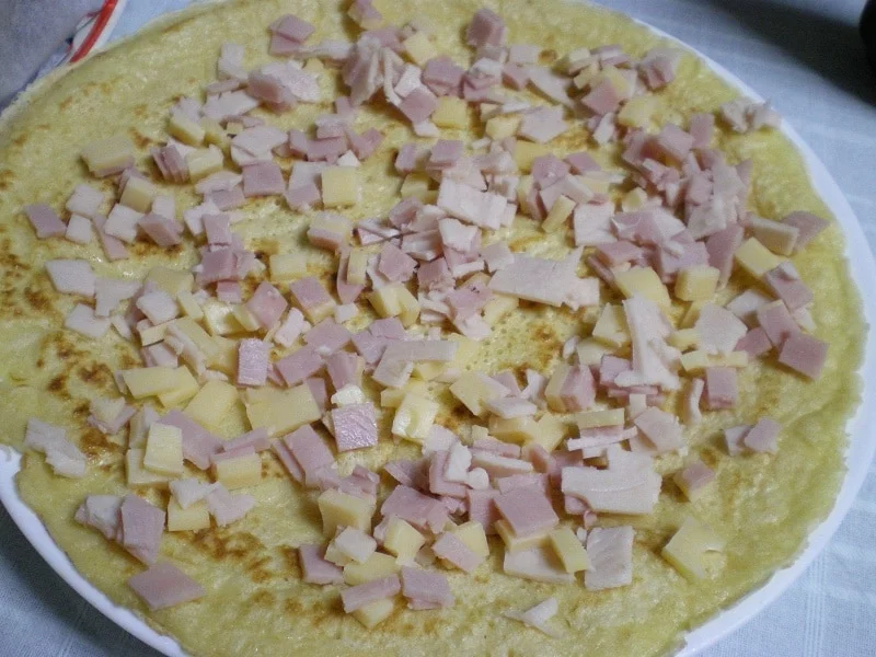 savoury crepe with ham and cheese image