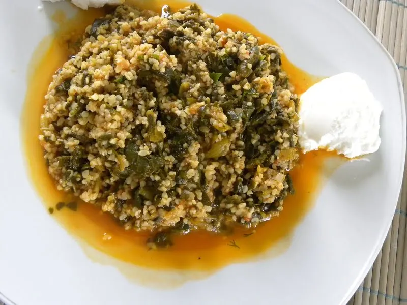 Spinach and bulgur wheat image