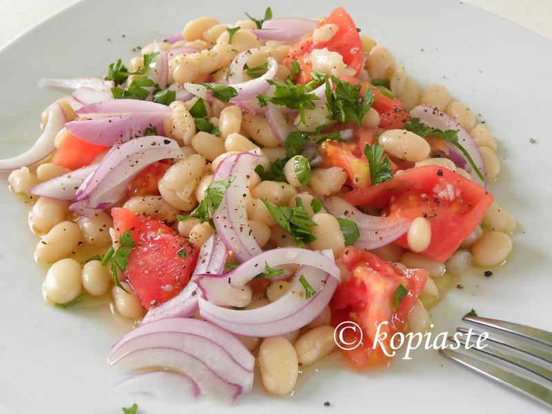 Fassolia Piaz (Greek White Beans Salad)