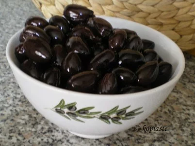 olives in bowl