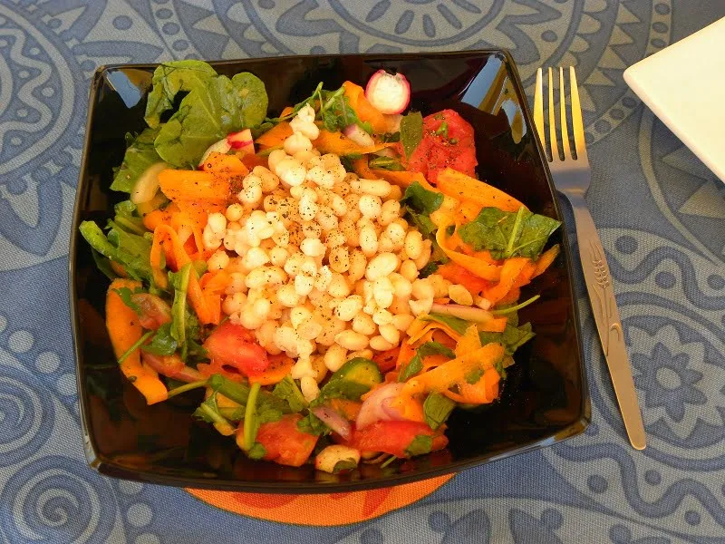 Crunchy vegan bean salad photo