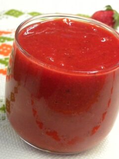 Strawberry sauce or coulis image