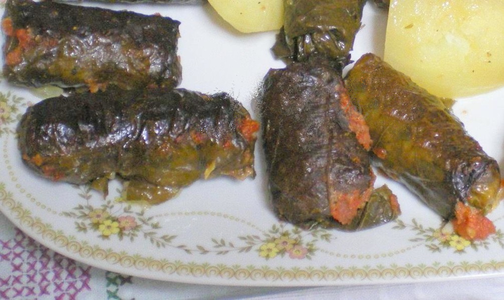 Koupepia Gialantzi with Potatoes