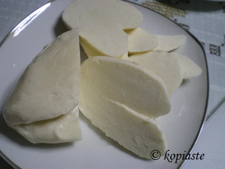 halloumi cut image