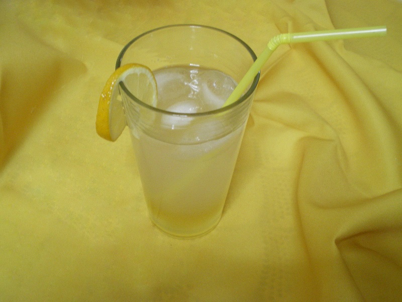 homemade lemonade image