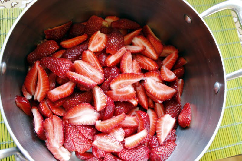 strawberry jam image