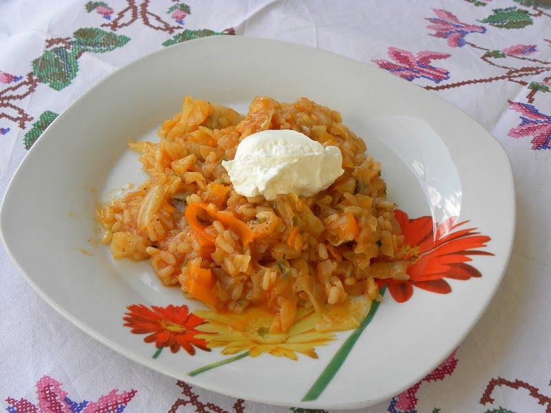 Lahanoryzo (Greek Cabbage and Rice Stew)