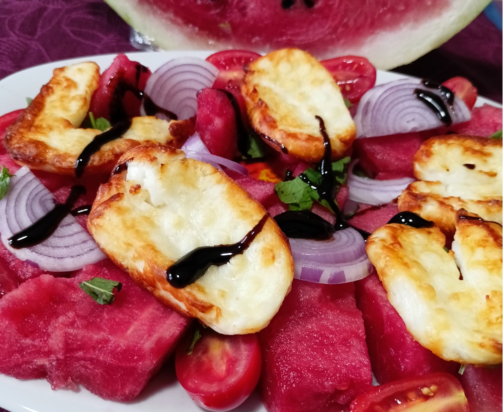 Watermelon and grilled halloumi salad image