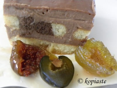 Chocolate pudding with three kinds of figs