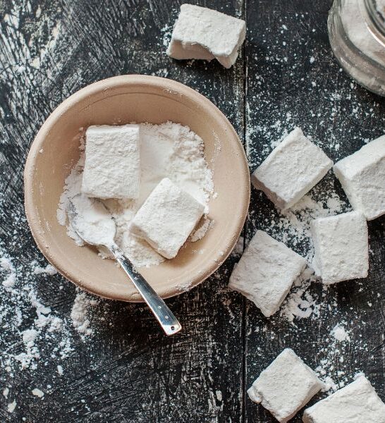 Easy and Delicious Homemade Vanilla Marshmallows!