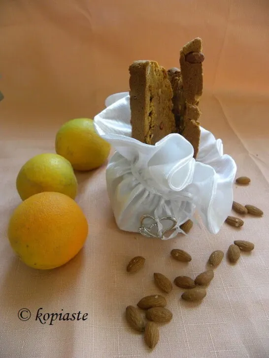Nistisima Ladokouloura Portokaliou (Vegan Orange Olive oil biscotti)