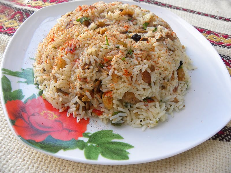 Pilafi me Fide (Rice Pilaf) with Vermicelli and Vegetables Kopiaste