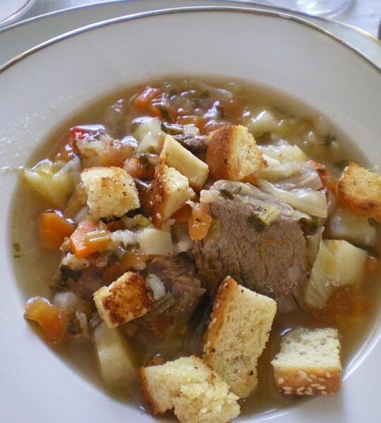 Kreatosoupa (Veal Soup with Vegetables)