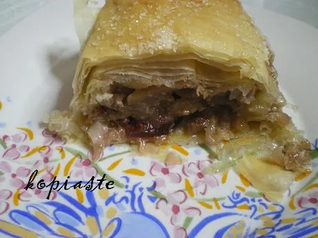 apple strudel image