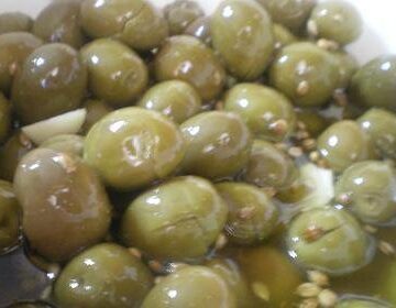 Greek Tsakistes Olives &ndash; A Traditional Taste of Greece