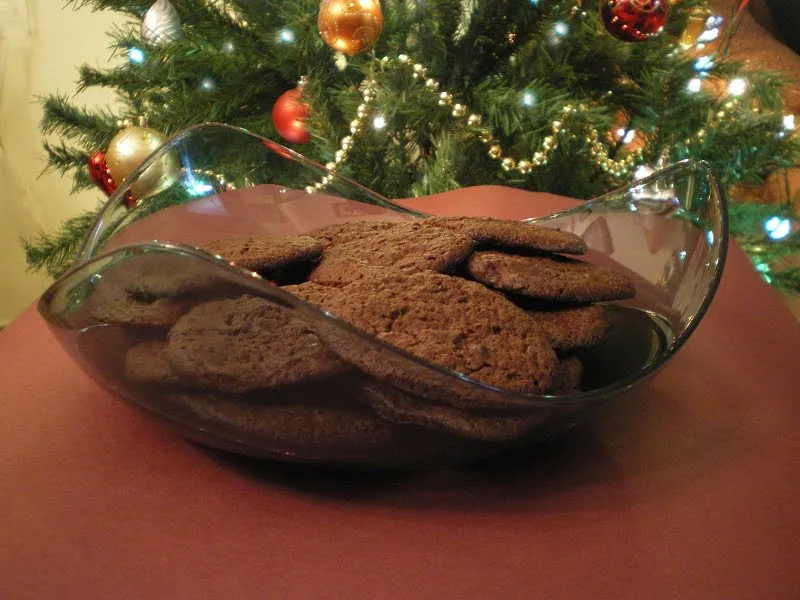 Carob and ginger cookies image