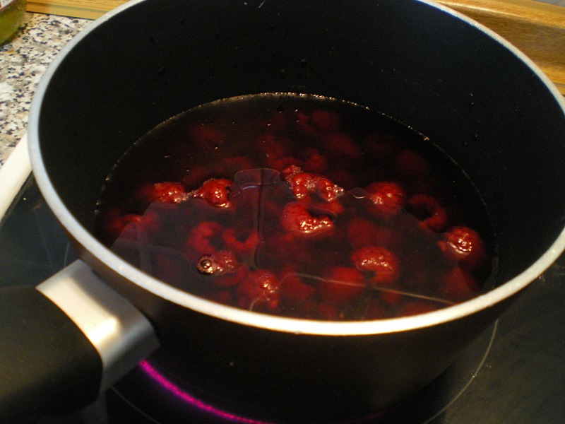boiling raspberries image