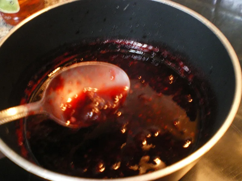raspberry sauce image