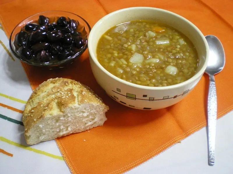 Fakes Soupa Greek lentil soup picture
