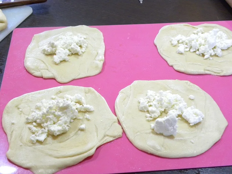 Making phyllo for tiganopsomo image