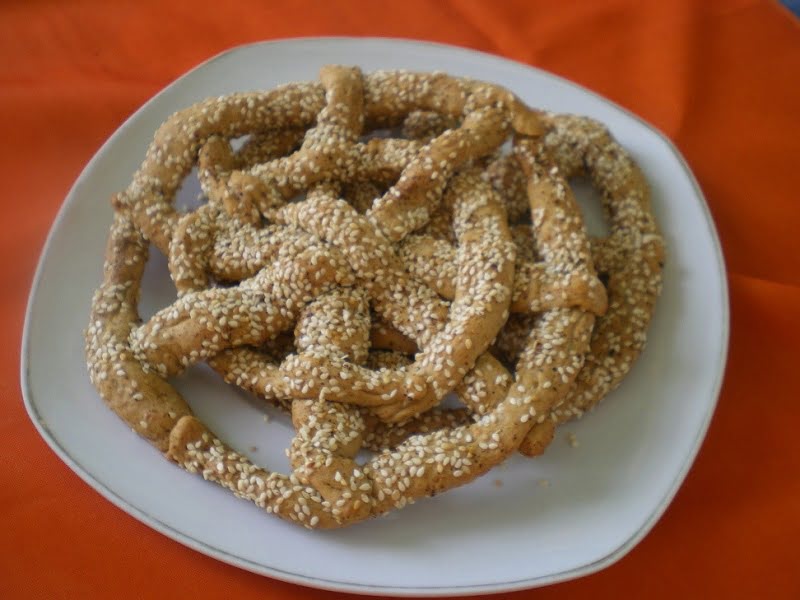 Glystarkes (Cypriot crusty, sesame rusks)