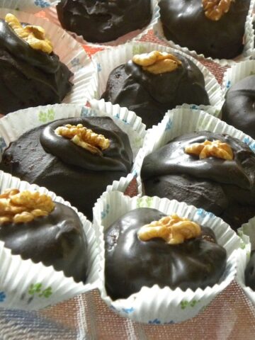 Heart Healthy Kariokes (walnut – chocolate dessert)