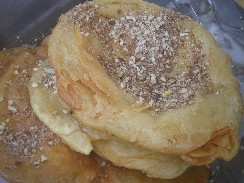 Pischies with almonds