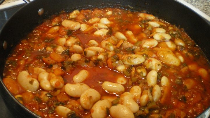 Image for Gigantes Plaki sto Fourno (Baked Giant Beans)