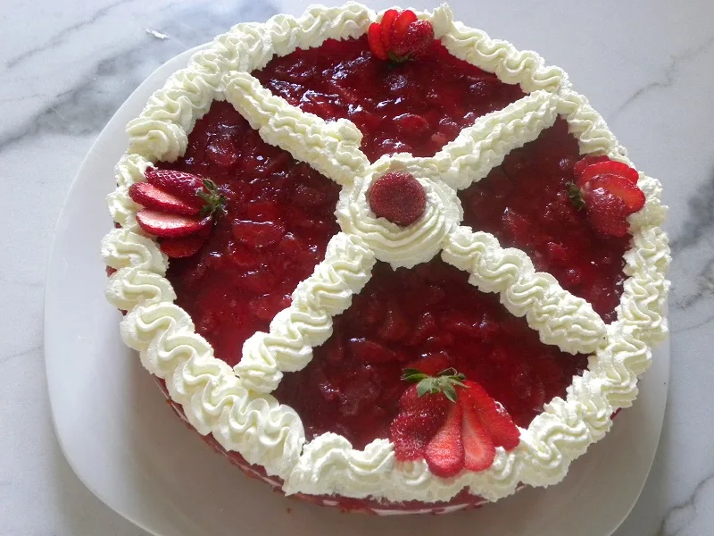 Strawberry Mousse Cake photo