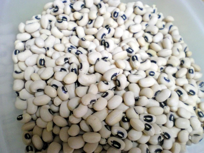 Black eyed peas mavrommatika image