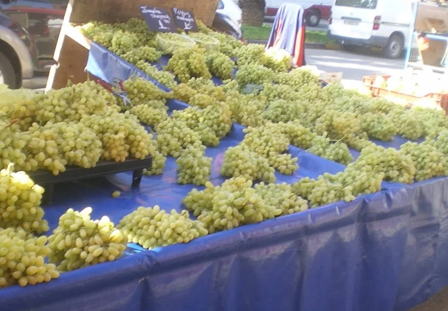 A stall with sultana grapes image