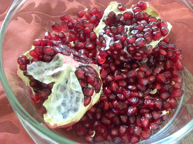 Pomegranate seeds image