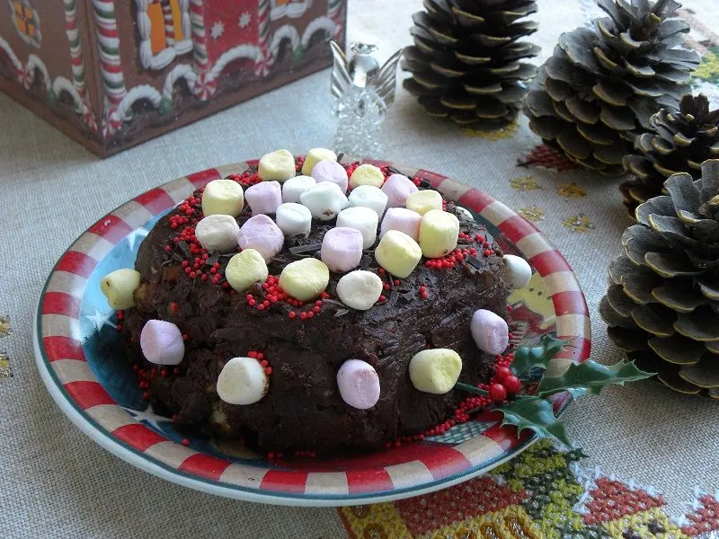 Gateau with leftover cookies image