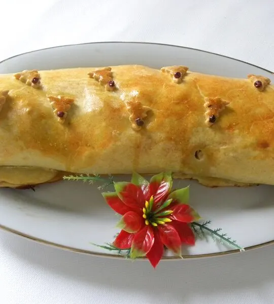 Turkey Pie Roulade with leftover turkey