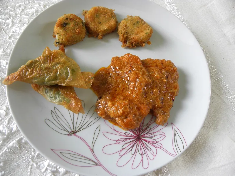 Stroganoff spanakopitakia and rice patties ryzokeftedes image