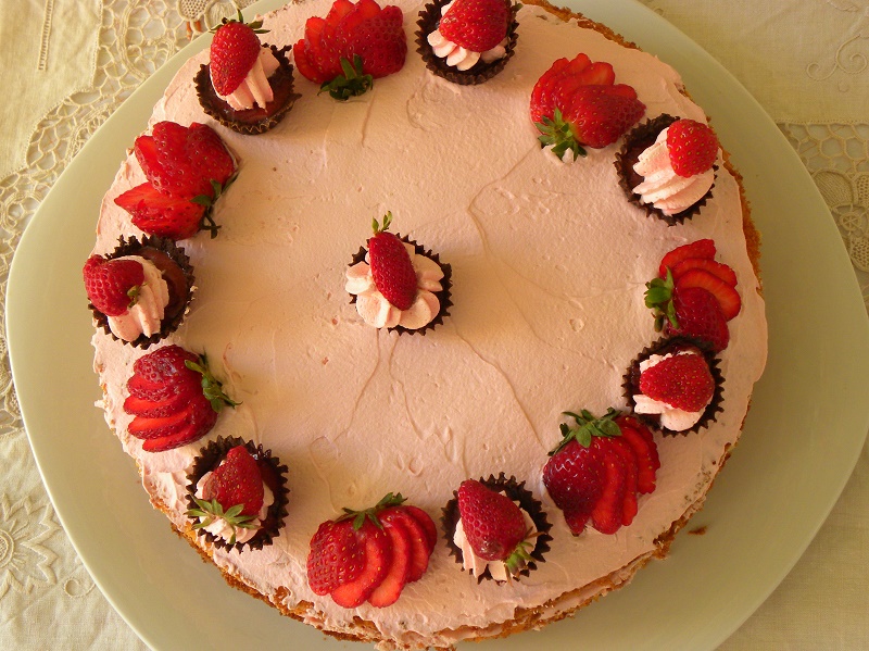 Top shot of the strawberry mousse cake image