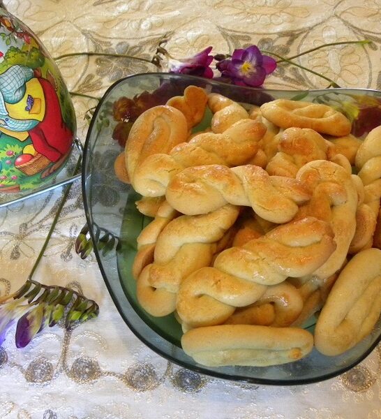 Traditional Lambriatika Koulourakia (Greek Easter Cookies)