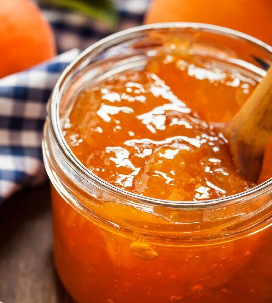 Lemon and Ginger Apricot Jam (Marmelada Verikoko)