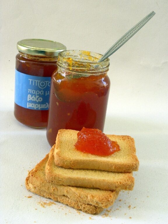 Lemon and Ginger Apricot Jam (Marmelada Verikoko)